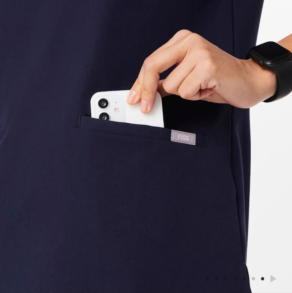 FIGS CASMA 3 POCKET SCRUB TOP NAVY sz SMALL MEDICAL NURSE DENTAL UNIFORM *GUC - Picture 5 of 11